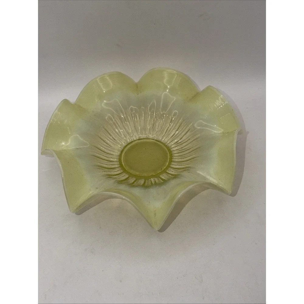 Vaseline/Uranium Northwood Klondyke Opalescent Ruffled Bowl Antique